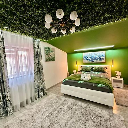 Deyinn Guest House Centrum Турда Экстерьер фото
