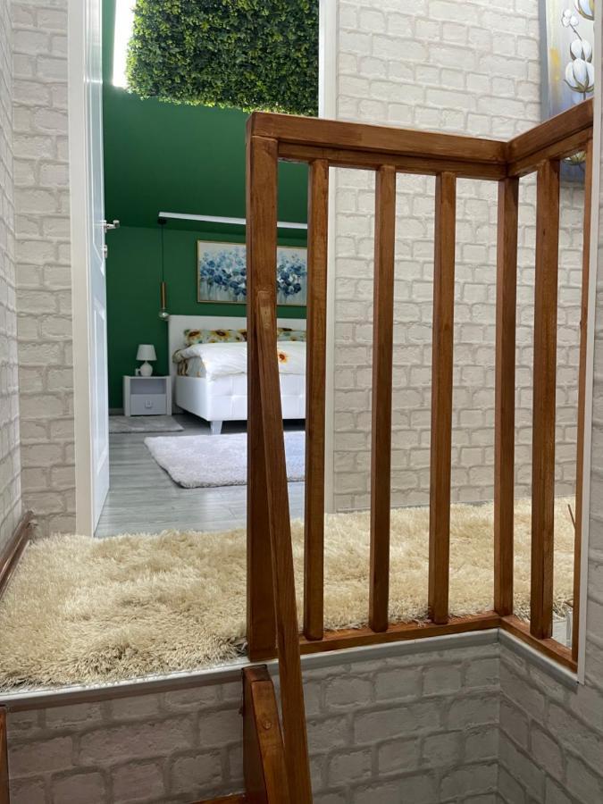 Deyinn Guest House Centrum Турда Экстерьер фото