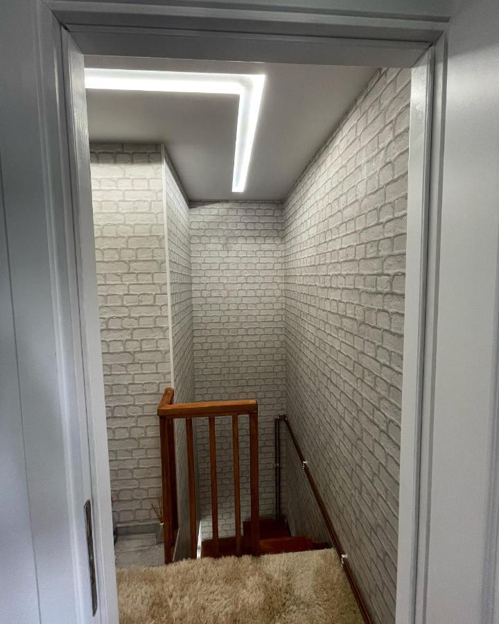 Deyinn Guest House Centrum Турда Экстерьер фото