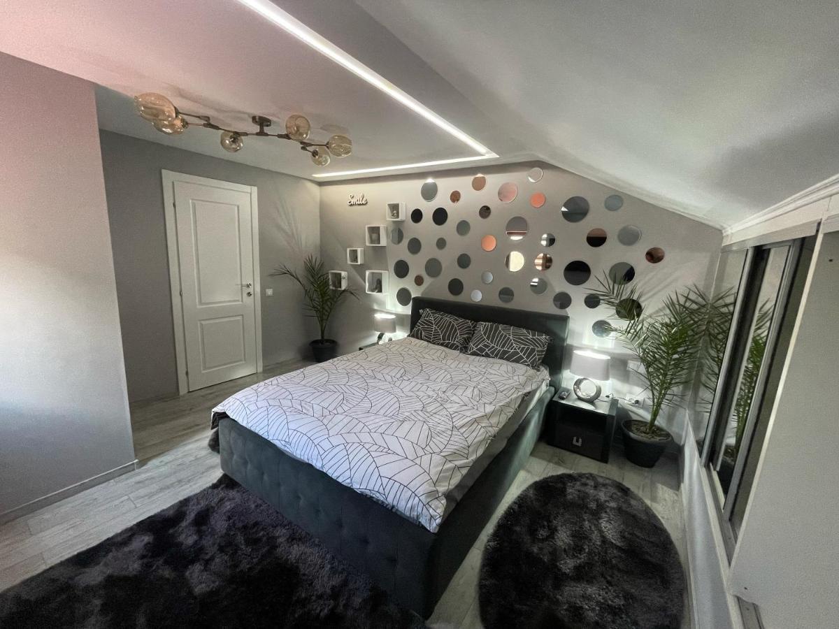 Deyinn Guest House Centrum Турда Экстерьер фото