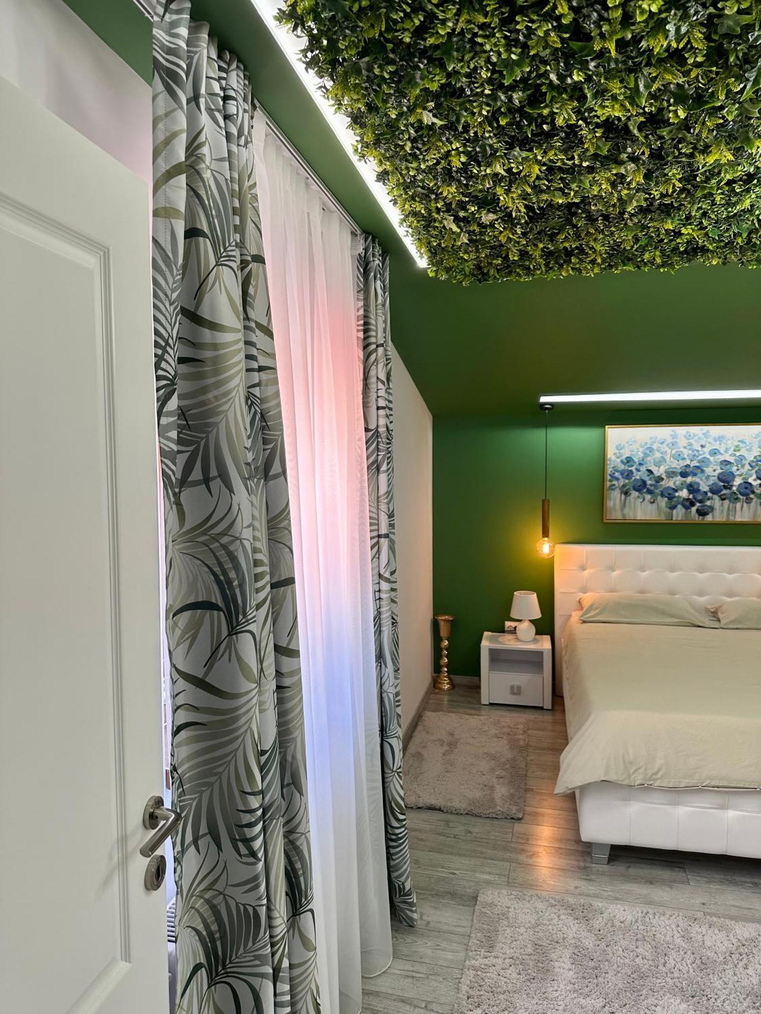 Deyinn Guest House Centrum Турда Экстерьер фото