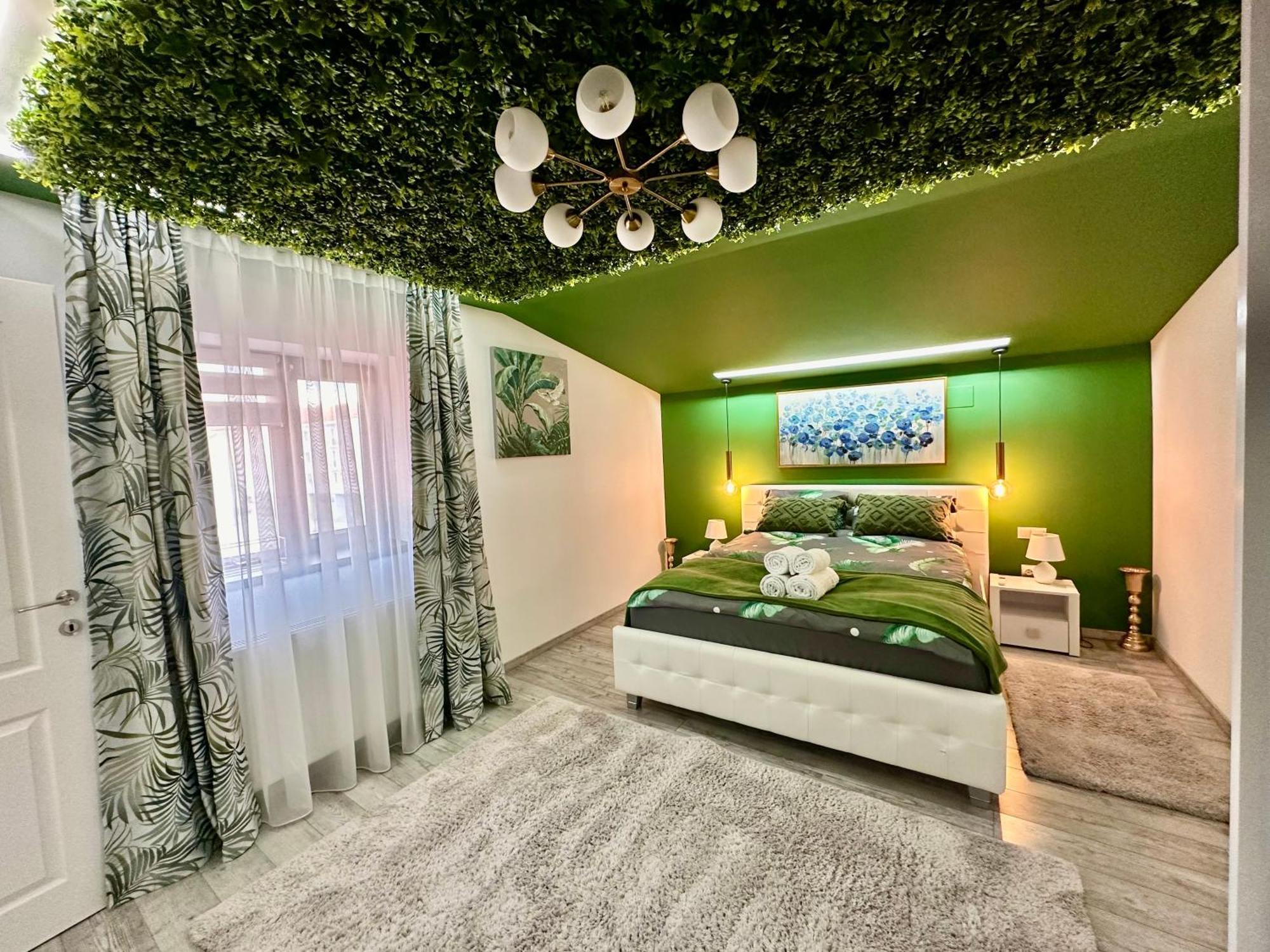 Deyinn Guest House Centrum Турда Экстерьер фото