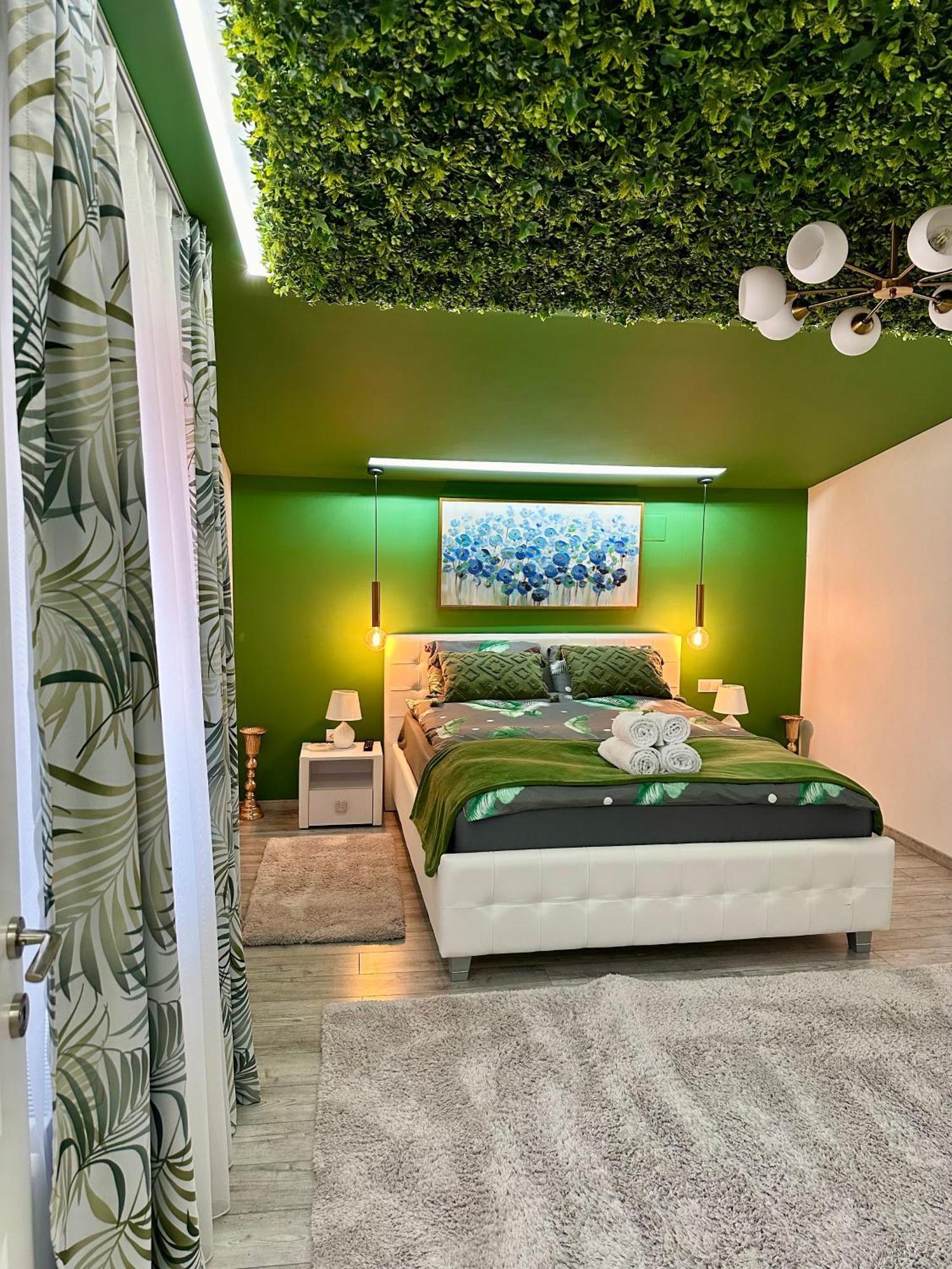 Deyinn Guest House Centrum Турда Экстерьер фото