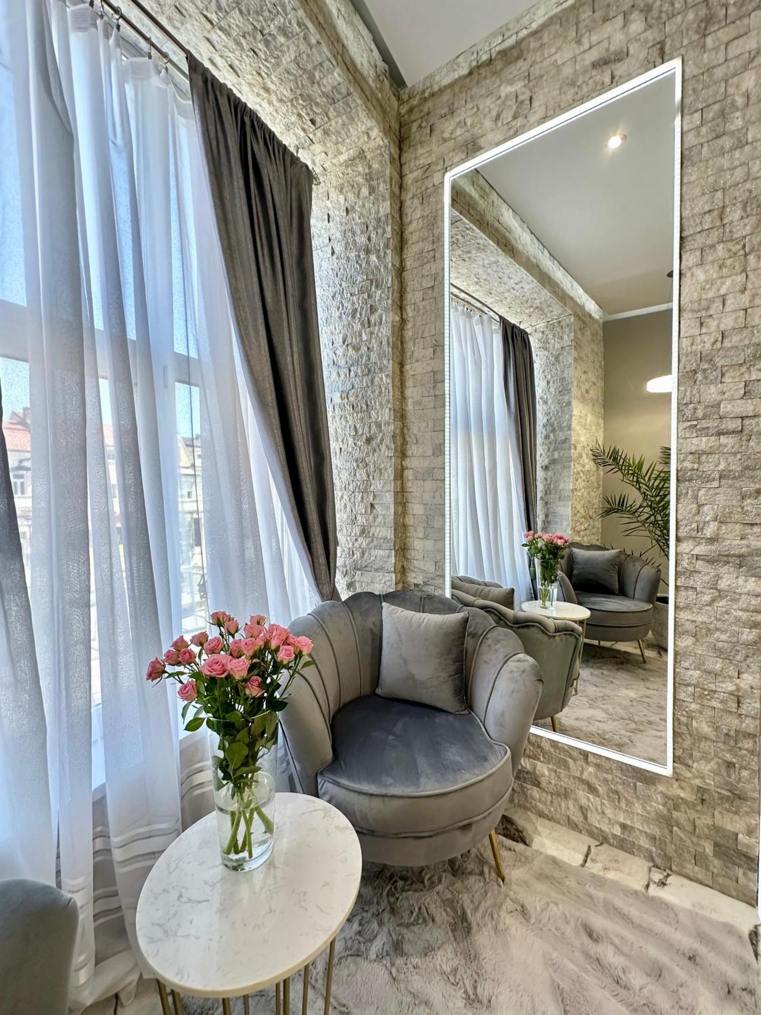 Deyinn Guest House Centrum Турда Экстерьер фото